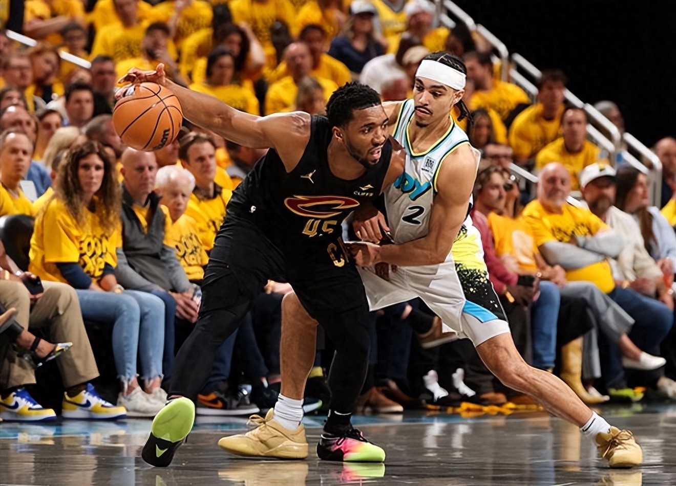 九游娱乐-包含赛地聚焦：欧冠关键时刻热度飙升，明尼苏达森林狼手感冰凉，更衣室稳定，年轻球员得到机会的词条